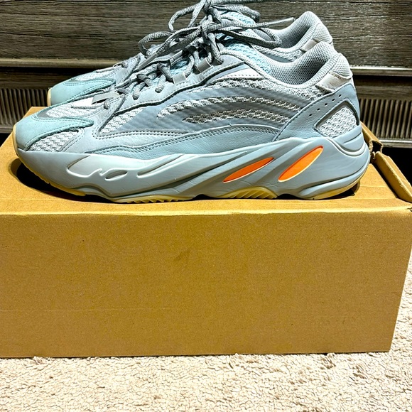 Other - Yeezy 700 v2 Inerti